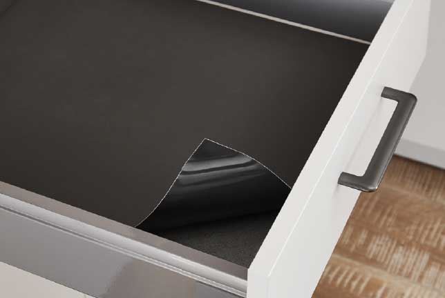 Schublade mit Antirutschmatte