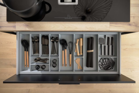 Prisma Küche moderner Klassiker dunkel grau Schubkasten