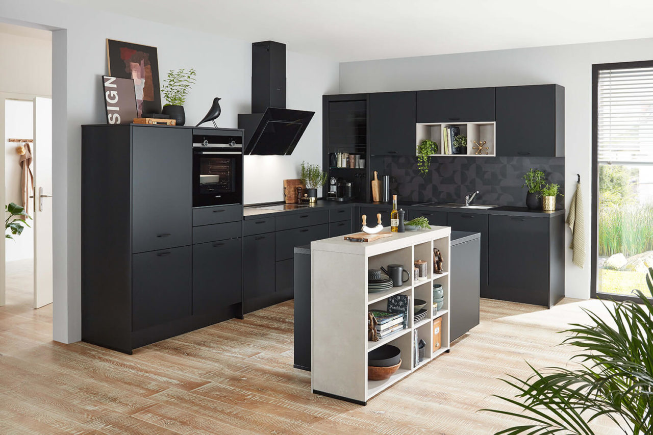 Prisma Küche schwarzer Klassiker