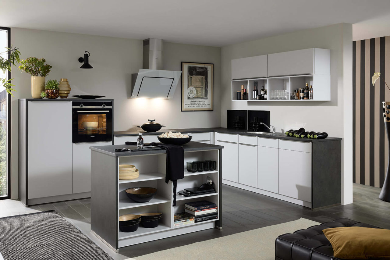 Prisma Küche moderner Klassiker weiß und grau