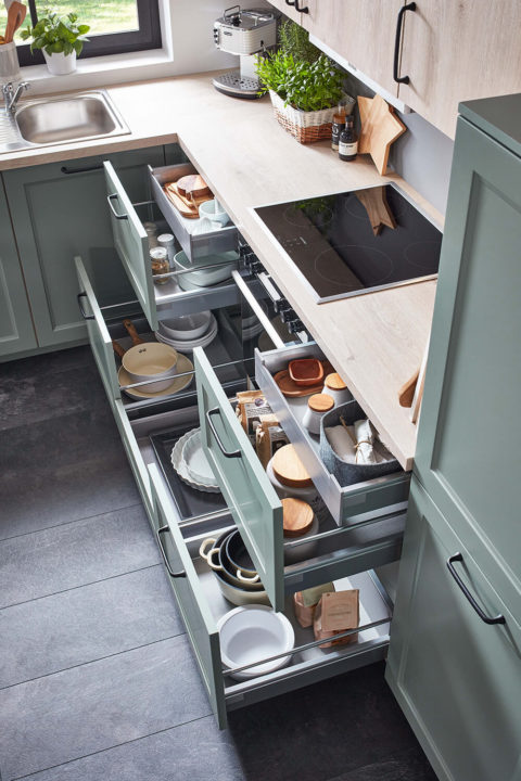 Prisma Küche Landhaus Stil grün Schubladen